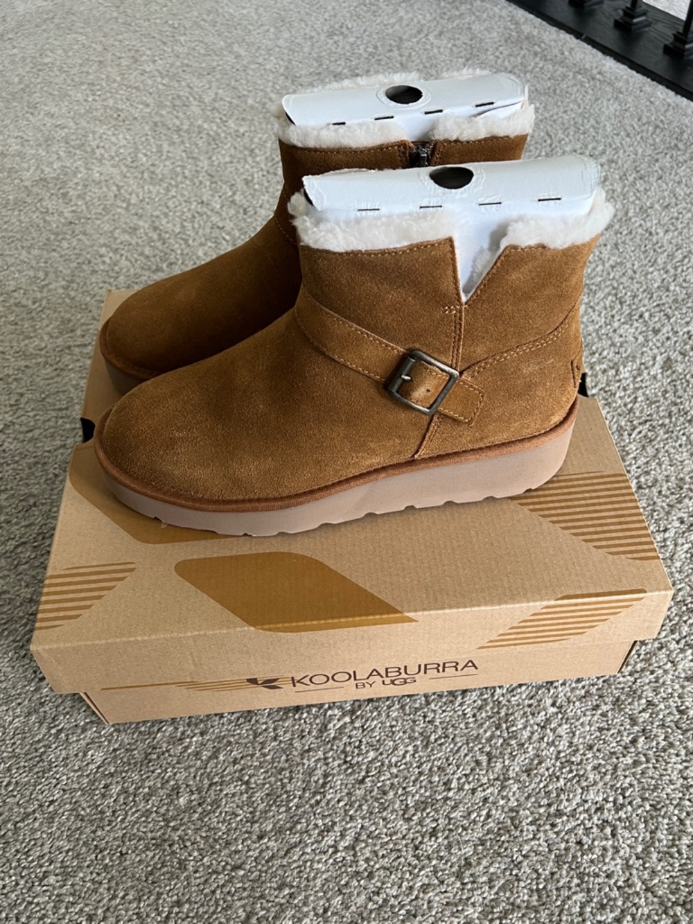 NWT! Koolaburra Chestnut Kelissa Ankle Boots